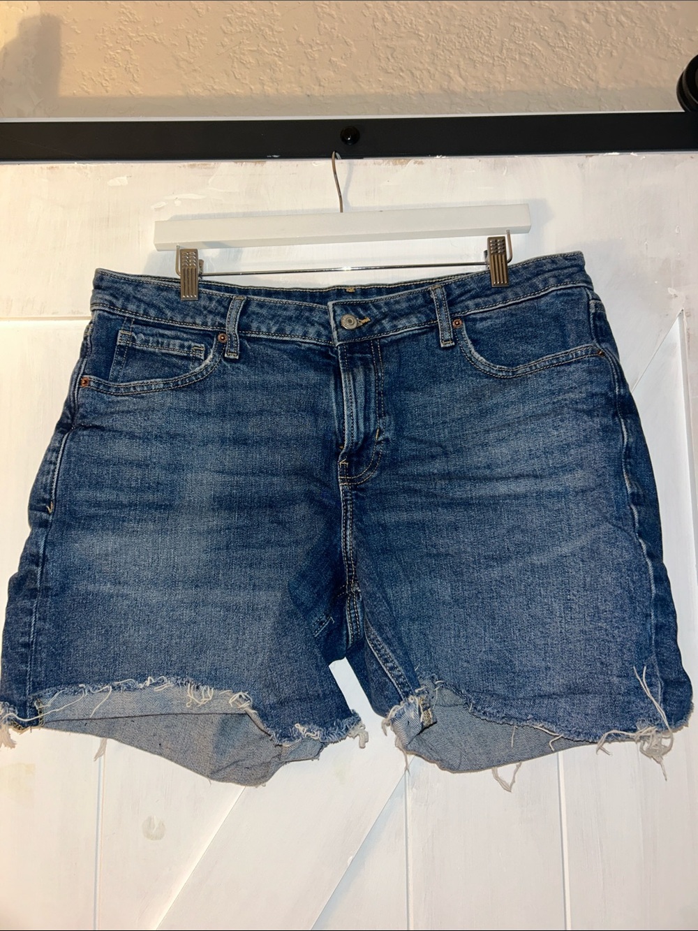 Old Navy Frayed Hem Denim Shorts - Blue